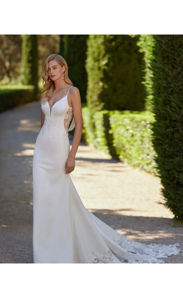 Vestido de novia DANNIA  -ADRIANA ALIER 2025